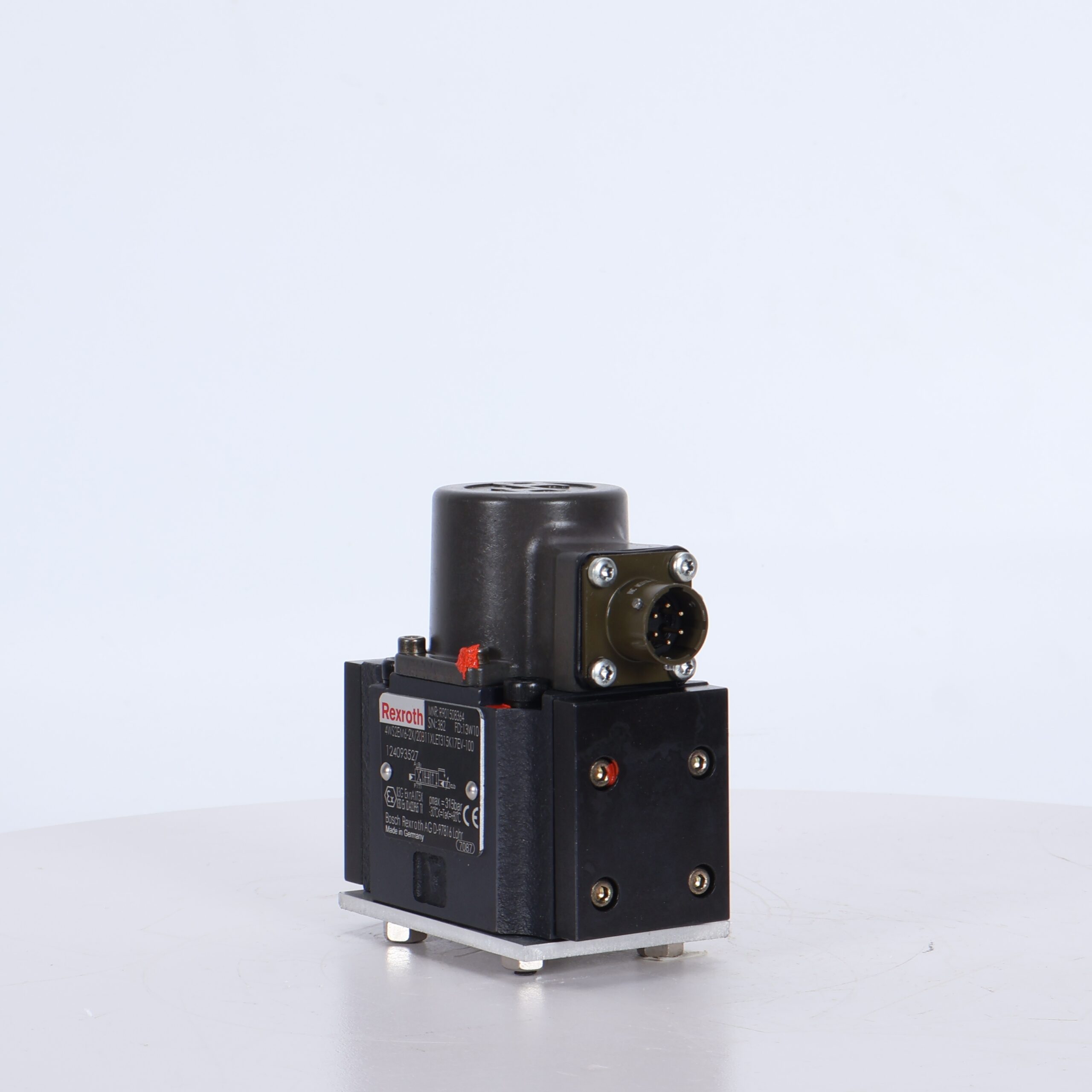 Rexroth 4WSE2EM-6 Servo Valve for Precision Hydraulic Systems Bosch Rexroth 4WSE2EM-6 Hydraulic Servo Valve