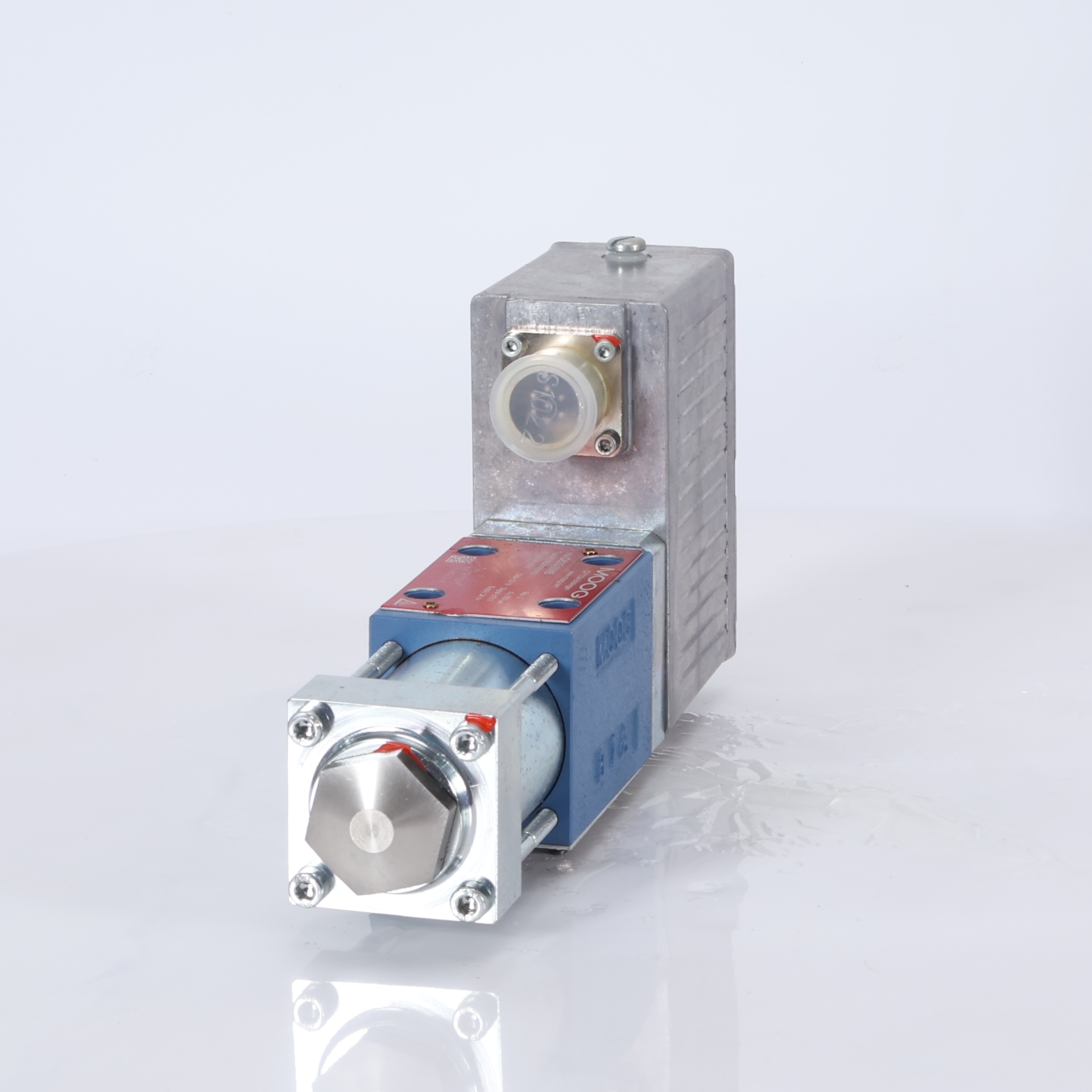 Moog D633-308B Hydraulic Servo Valve Front View