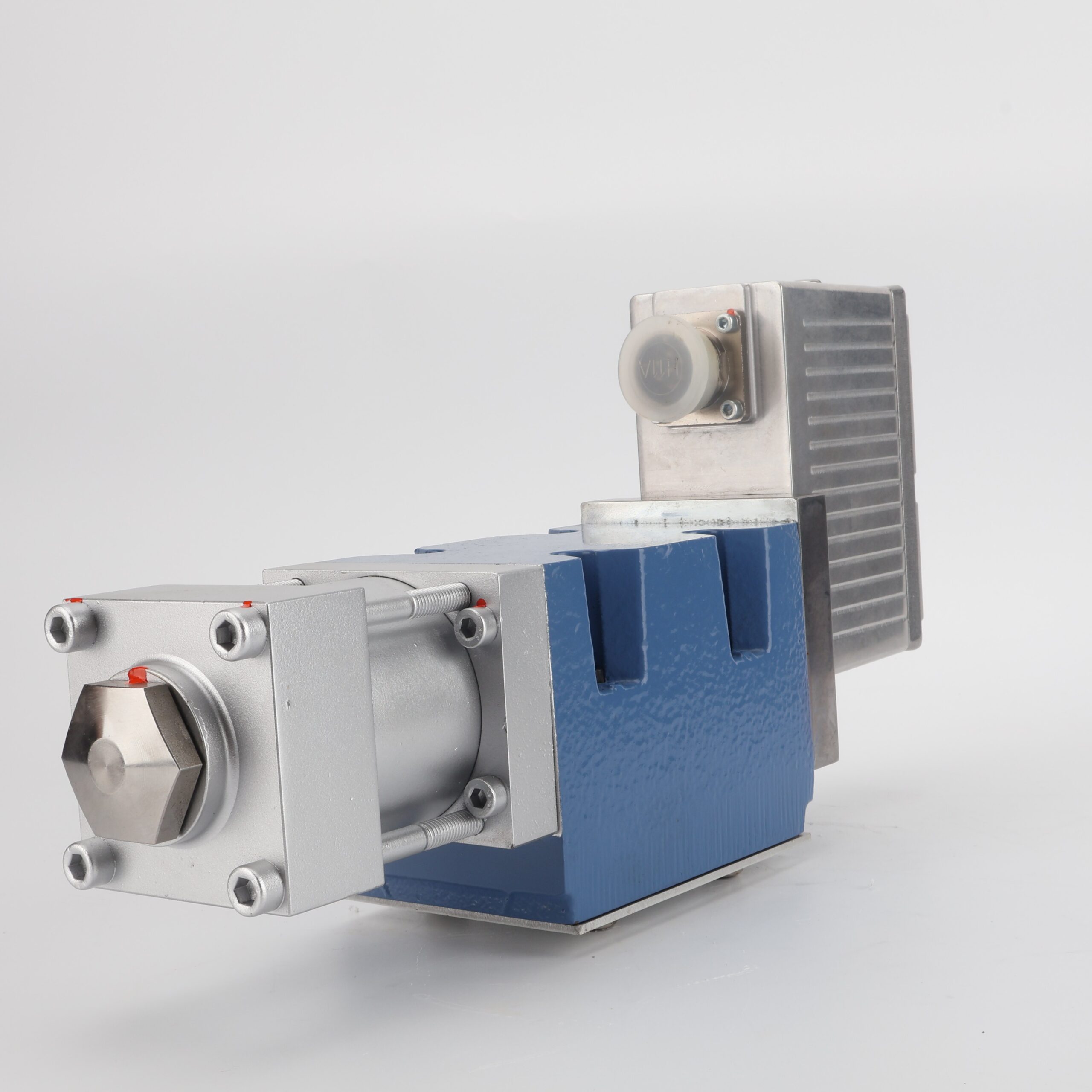 Moog D634-501A electrohydraulic servo valve