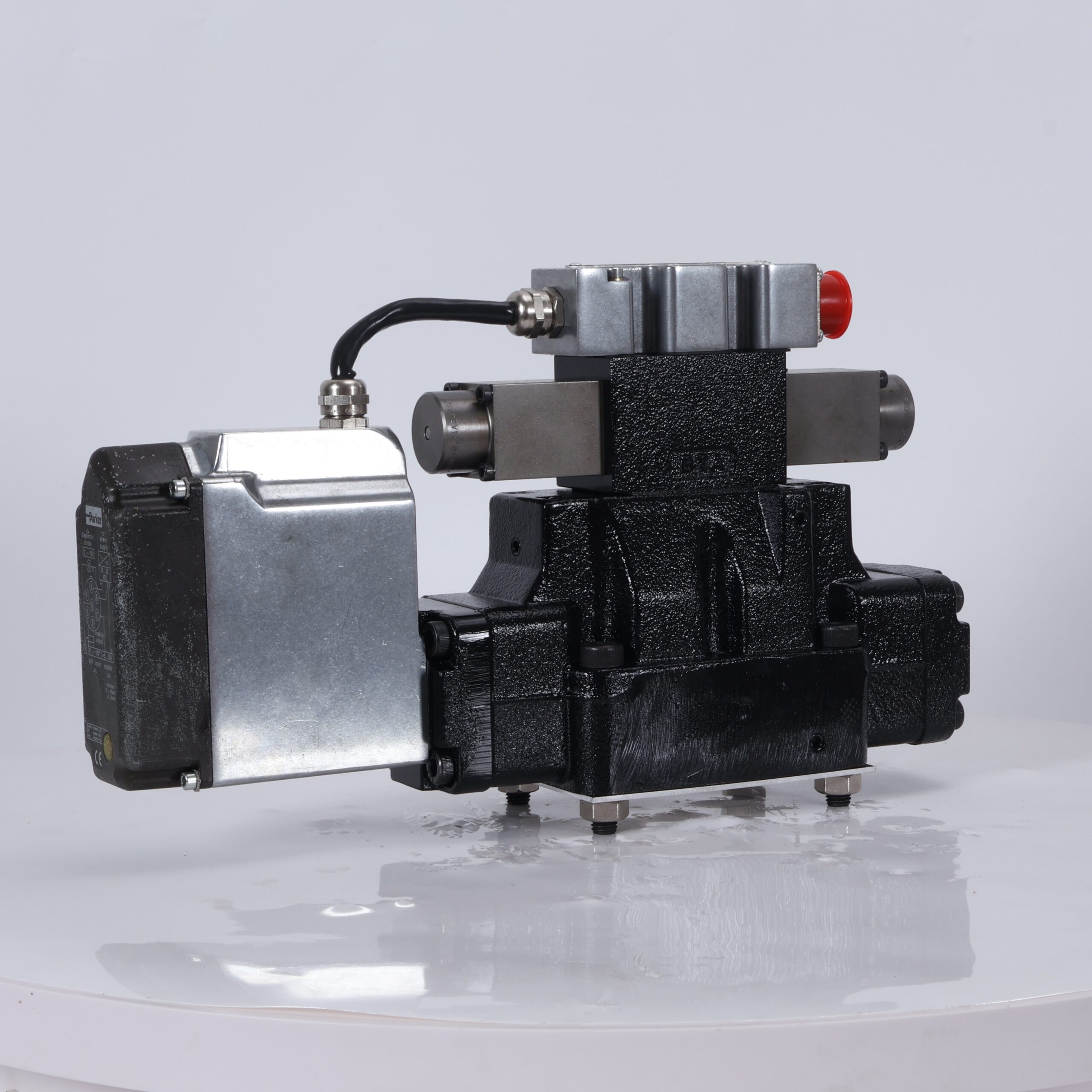Parker D41FHE01 High-Performance Servo Valve Supplier Parker D41FHE01 Electro-Hydraulic Control Valve