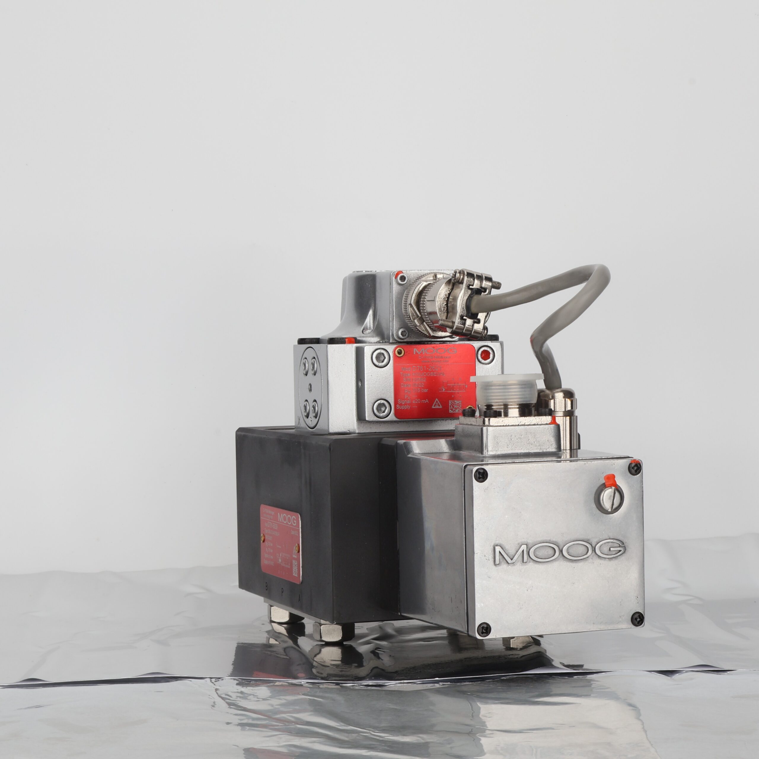 Moog D791-5039 Valve Installed in Hydraulic Control System