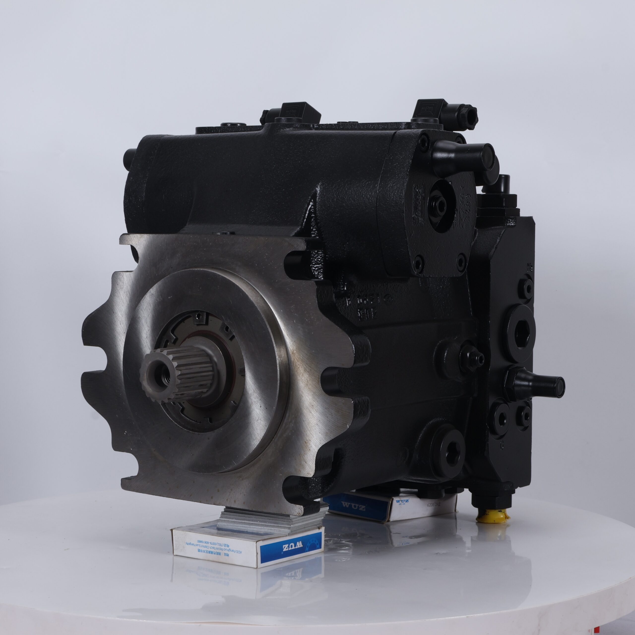 Bosch Rexroth A4VG125 Plunger Pump A4VG125 swashplate and control valve detail view